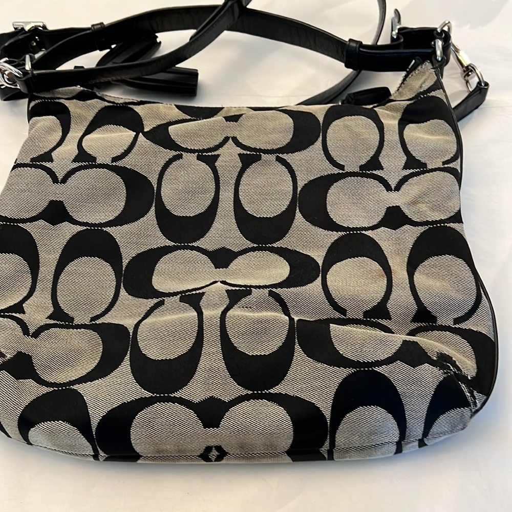 Coach Vintage Shoulder Bag with Signature C's in Light Gray and Black - Picture 8 of 11